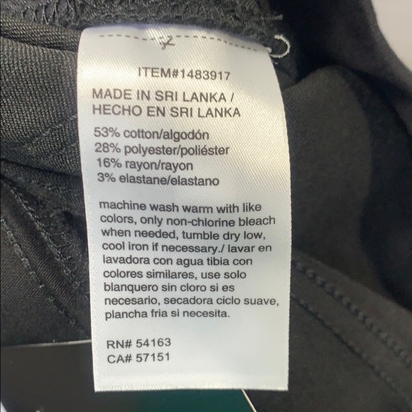 New! DKNY Jeans Black Comfort Stretch Shorts - Picture 8 of 8